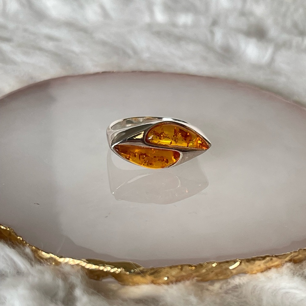 Unique bypass amber ring, sterling silver, size 8 - Picture 13 of 13